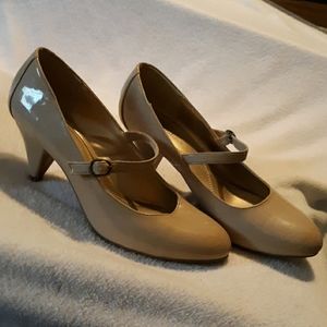 Beige short heel
